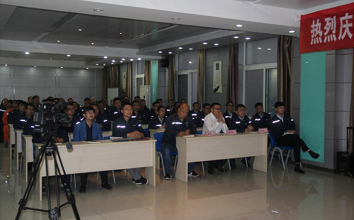 热烈庆祝《恢弘管理学院揭牌仪式》圆满成功